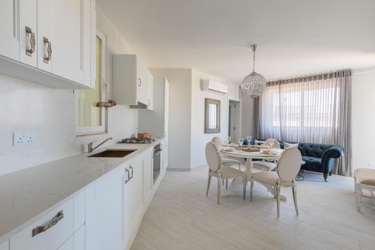 Boutique Style - 2 Bedroom Apartment- Ta'Xbiex, Sliema Area Ta Xbiex Bagian luar foto