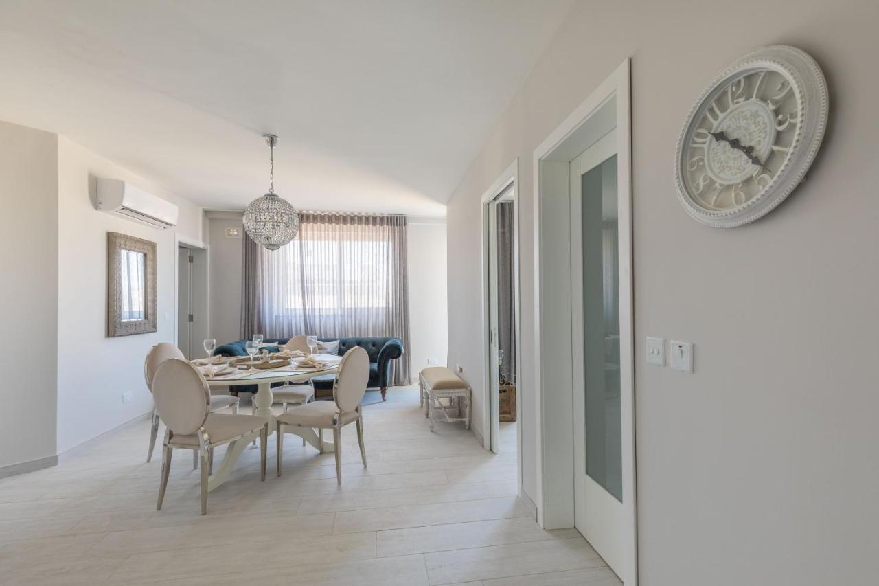 Boutique Style - 2 Bedroom Apartment- Ta'Xbiex, Sliema Area Ta Xbiex Bagian luar foto
